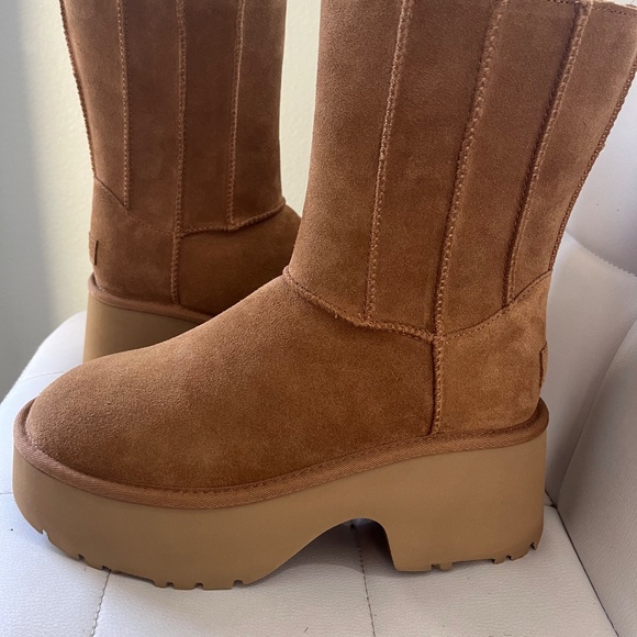 UGG Women’s Classic Twin Seam New Heights Boot - Picture 11 of 12